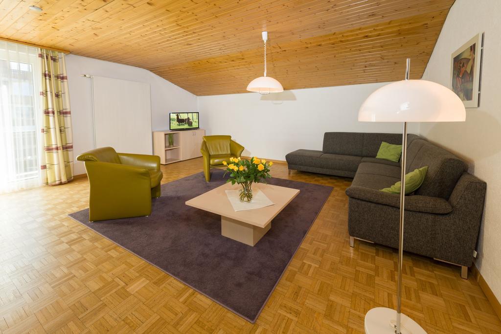 Postgebaeude Apartment Grachen Exterior photo